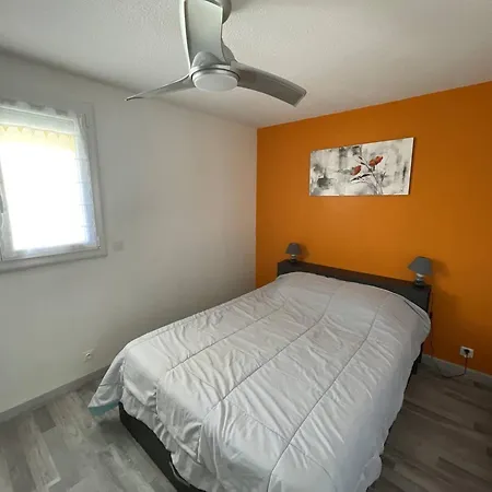 Deux Pieces Renove Proche Centre, Parking Inclus - Fr-1-723-174 Appartement Agde
